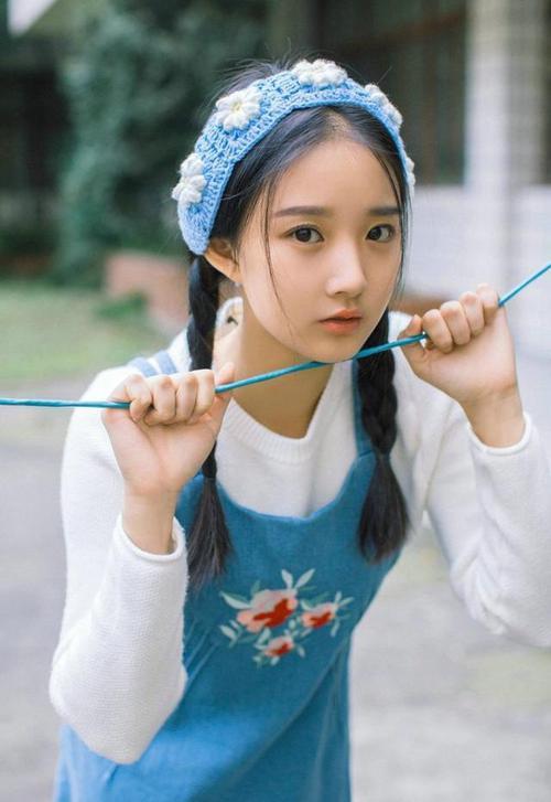 巴黎圣日耳曼强势逆转里尔，梅西补时任意球绝杀，巴黎圣日耳曼首发梅西