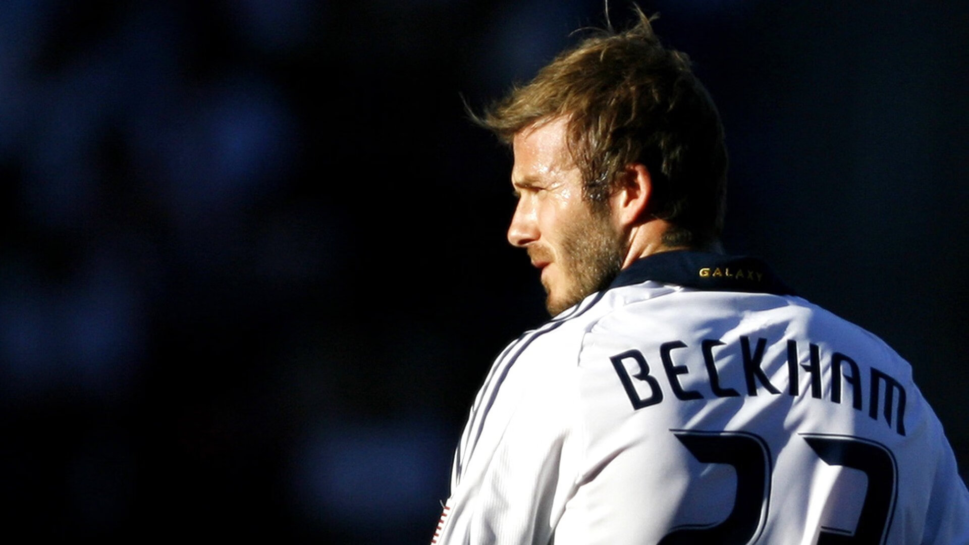 九游游戏-球场“花式表演”：最惊艳的欧冠技能合集，欧冠训练用球